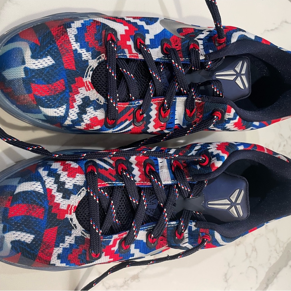 Nike Kobe 9 Basketball Shoes - Picture 4 of 7